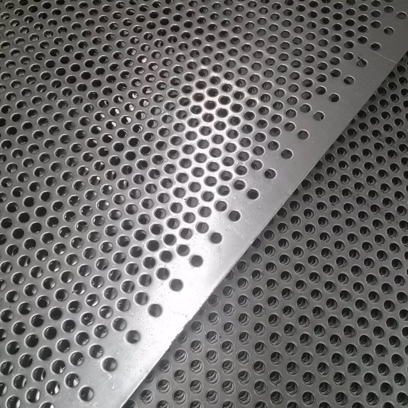 ALUMINUM CHECKERED SHEET (3)