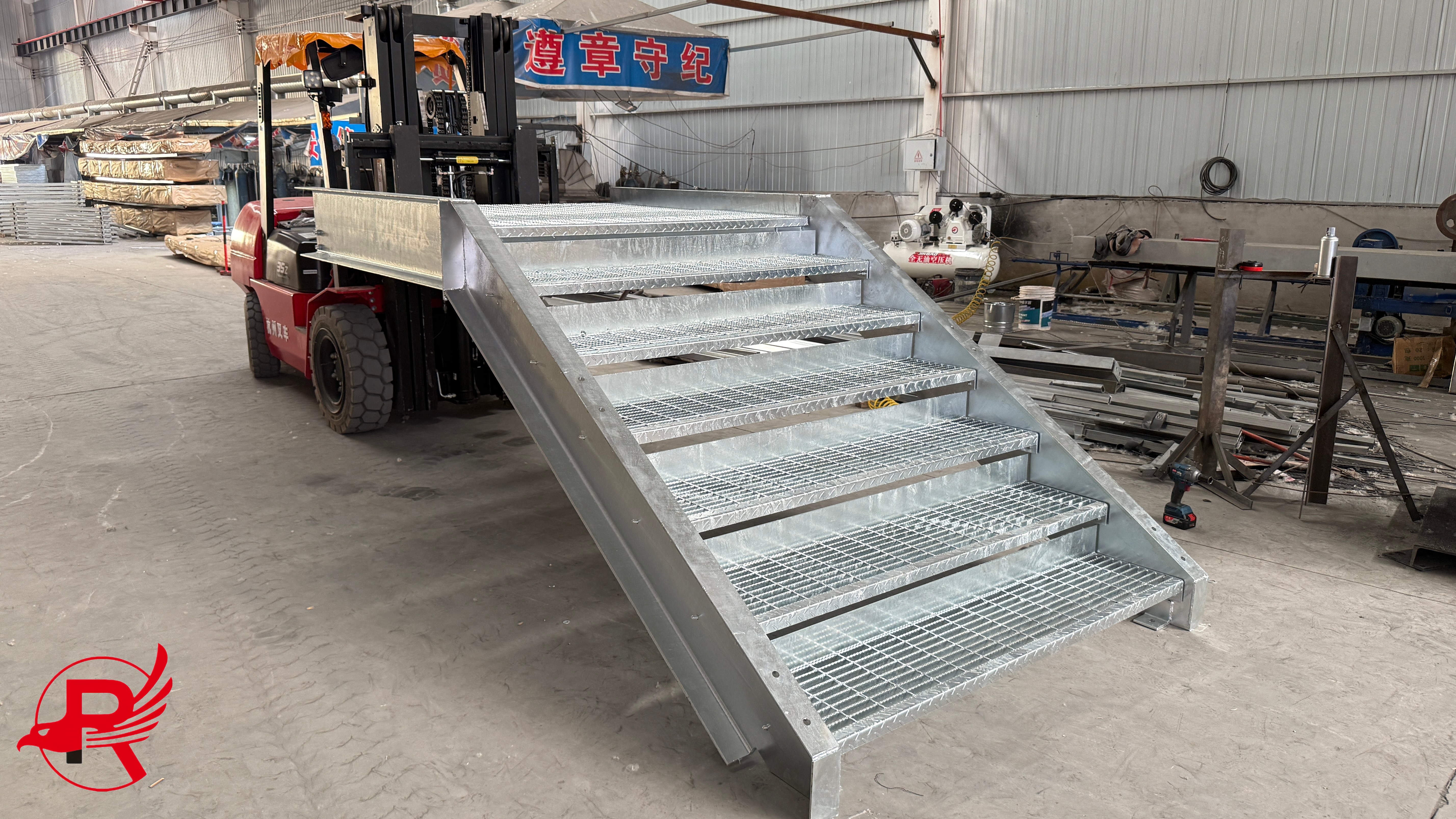 STEEL STAIRS ROYAL STEEL GROUP (2) (1)