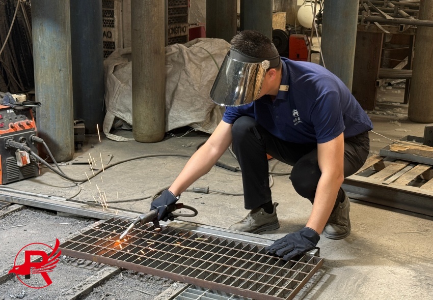 hot dip galvanized steel grating1 (1)